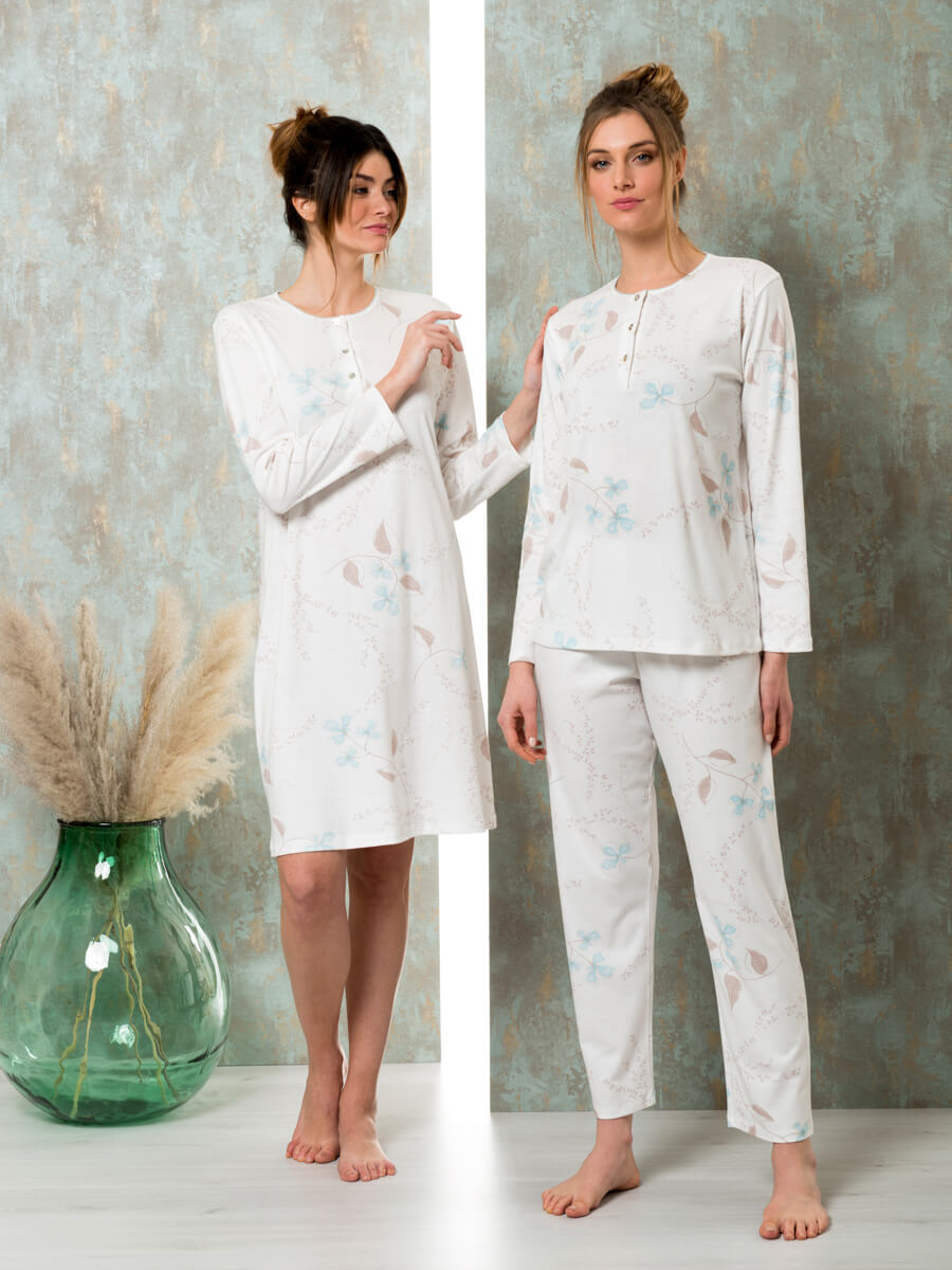 Delicate floral-patterned pyjamas