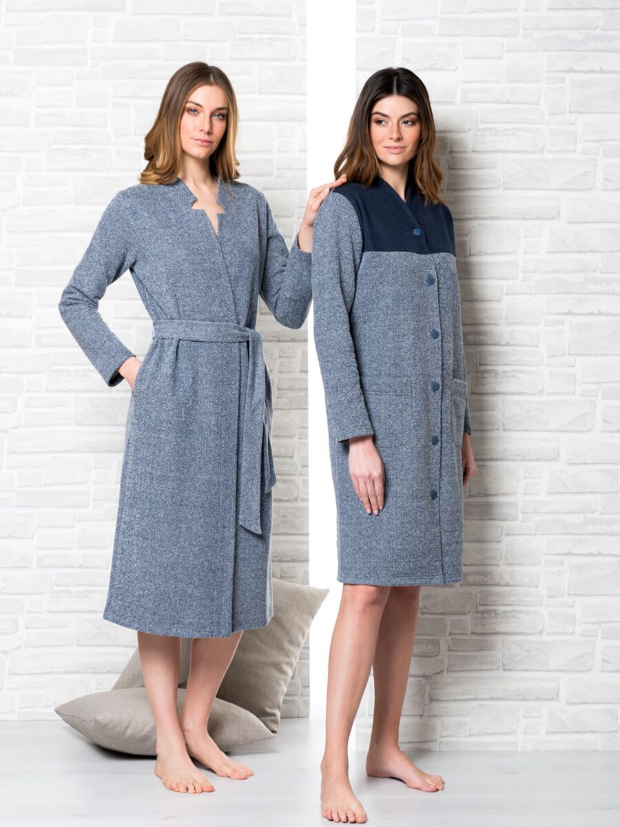 Two-tone over-the-knee dressing gown